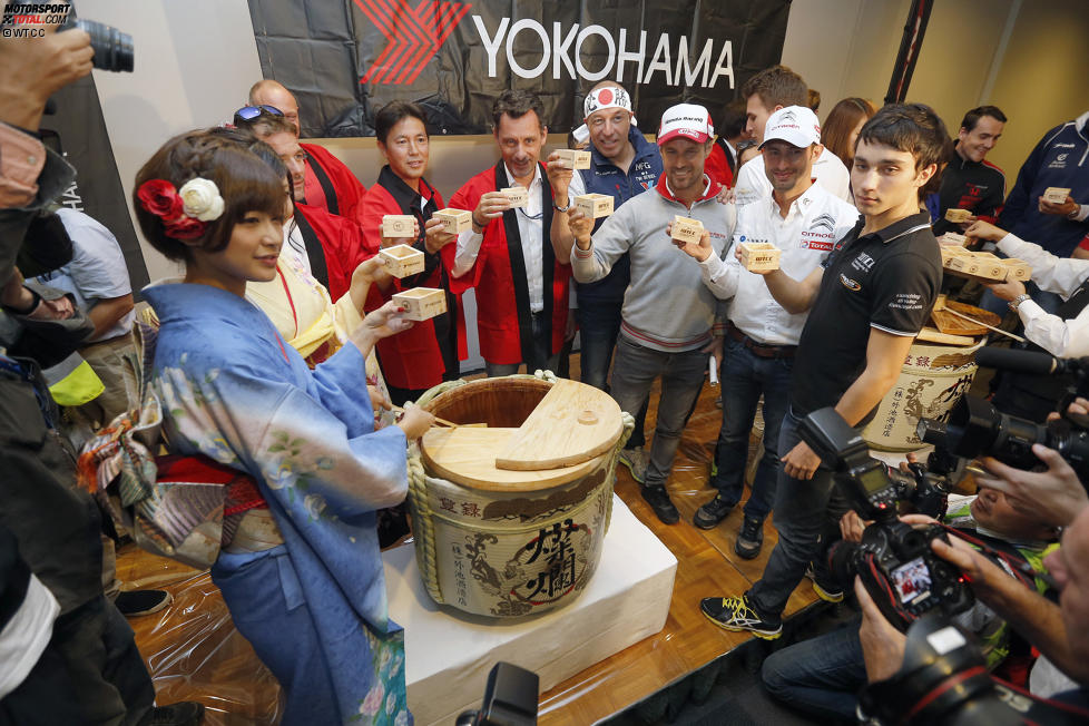 Traditionelle Sake-Zeremonie mit Yokohama