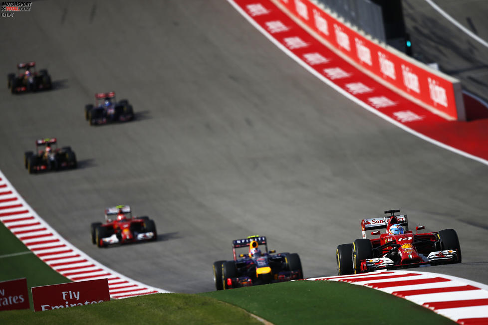 Fernando Alonso (Ferrari) und Daniel Ricciardo (Red Bull) 