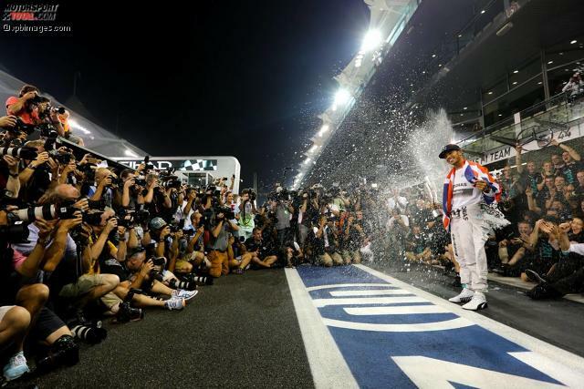 Steht am Abend bei der großen Titelfeier im Mittelpunkt: Champion Lewis Hamilton