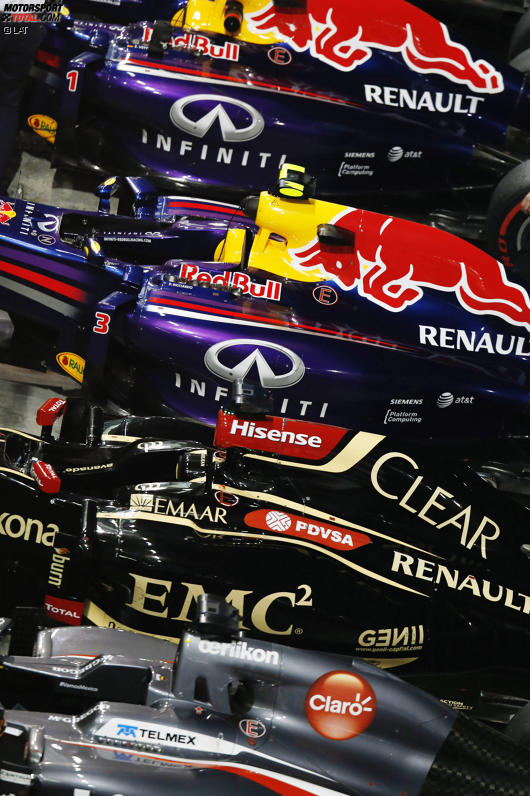 Adrian Sutil (Sauber), Romain Grosjean (Lotus), Daniel Ricciardo (Red Bull) und Sebastian Vettel (Red Bull) 