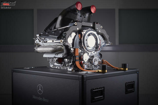 Bei Lewis Hamilton ging in Malaysia der Mercedes-Antrieb kaputt. Aber wie funktioniert ein moderner Formel-1-Antrieb eigentlich? Jetzt durchklicken!