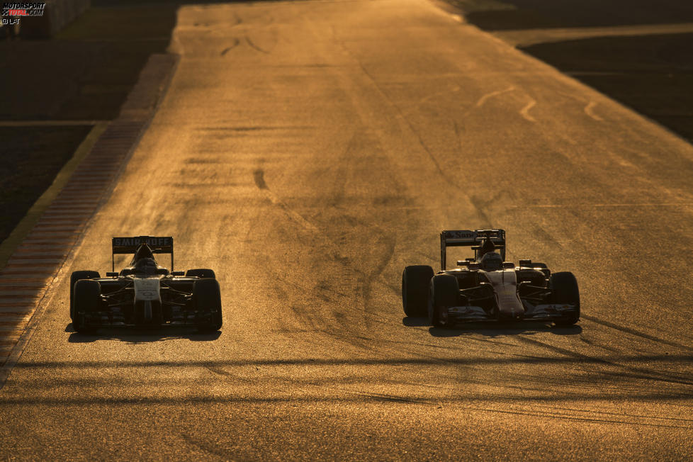 Sergio Perez (Force India) und Kimi Räikkönen (Ferrari) 
