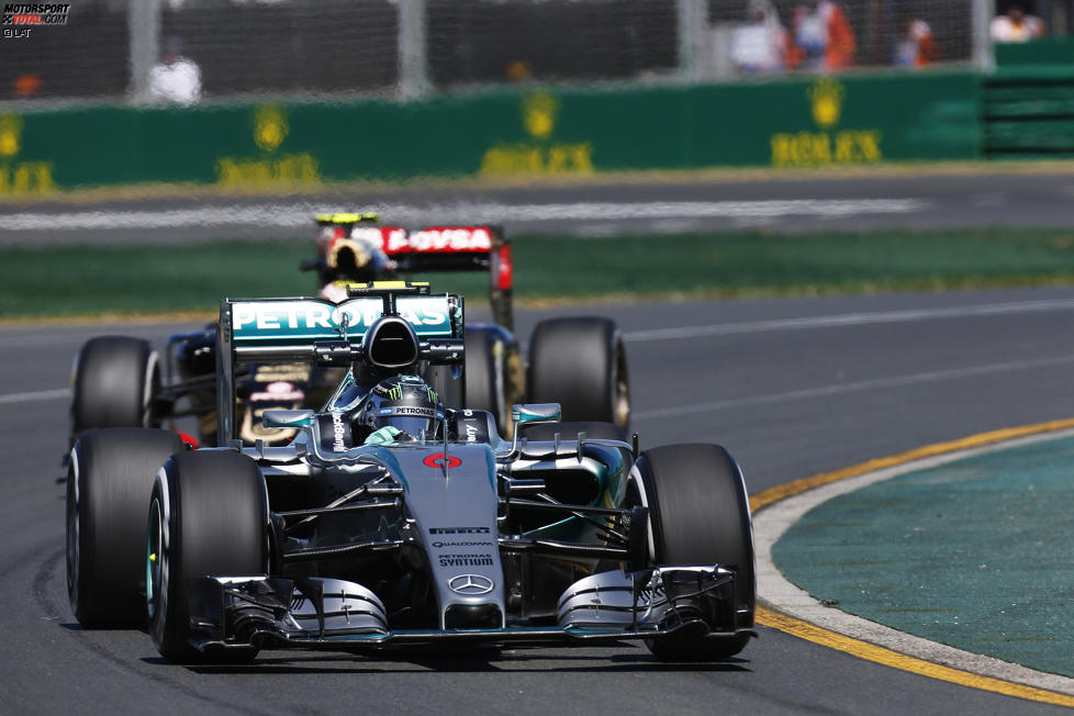 Nico Rosberg (Mercedes) und Pastor Maldonado (Lotus) 