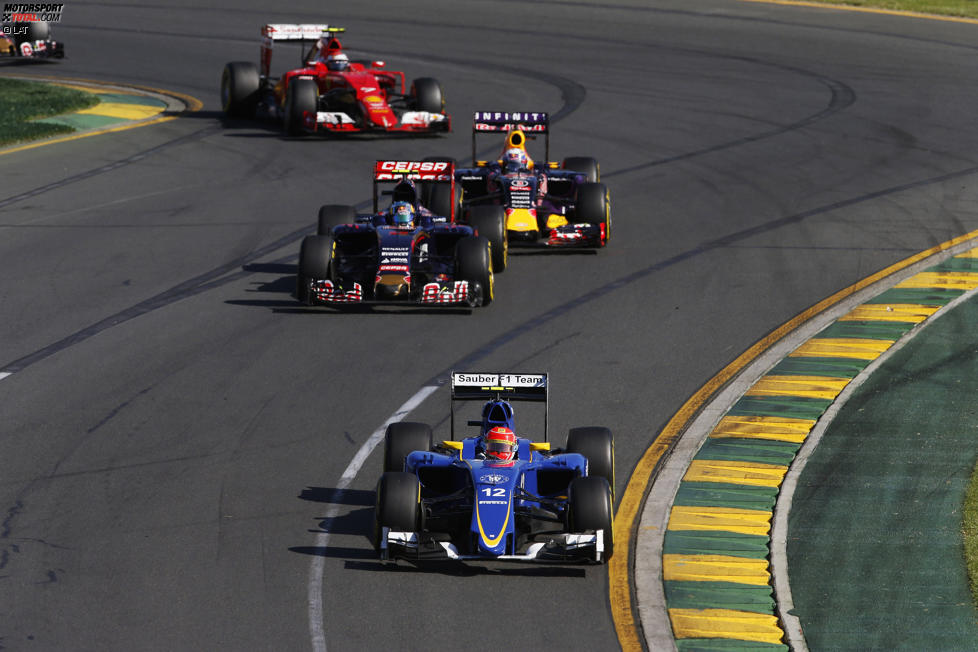 Felipe Nasr (Sauber), Carlos Sainz jun. (Toro Rosso), Daniel Ricciardo (Red Bull) und Kimi Räikkönen (Ferrari) 