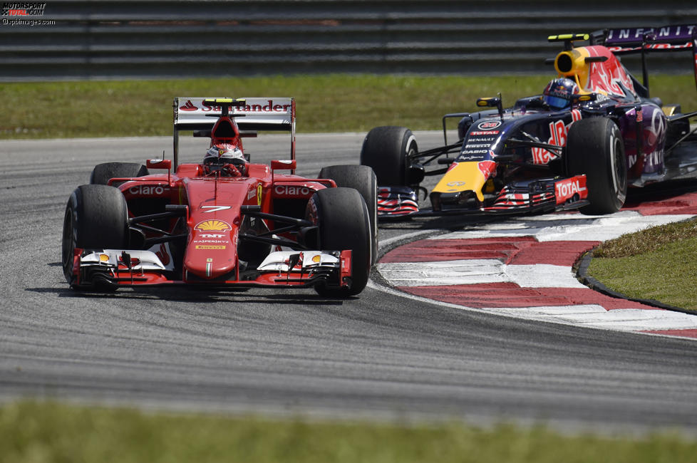 Daniil Kwjat (Red Bull) und Kimi Räikkönen (Ferrari) 