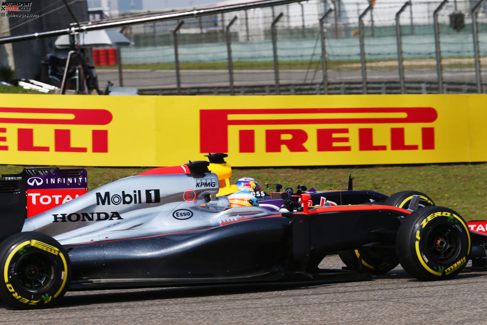 Fernando Alonso (McLaren) und Daniel Ricciardo (Red Bull) 