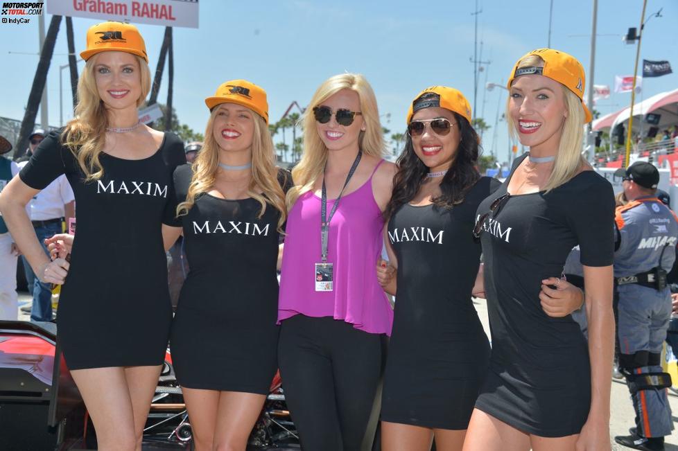 Courtney Force mit den Maxim-Girls