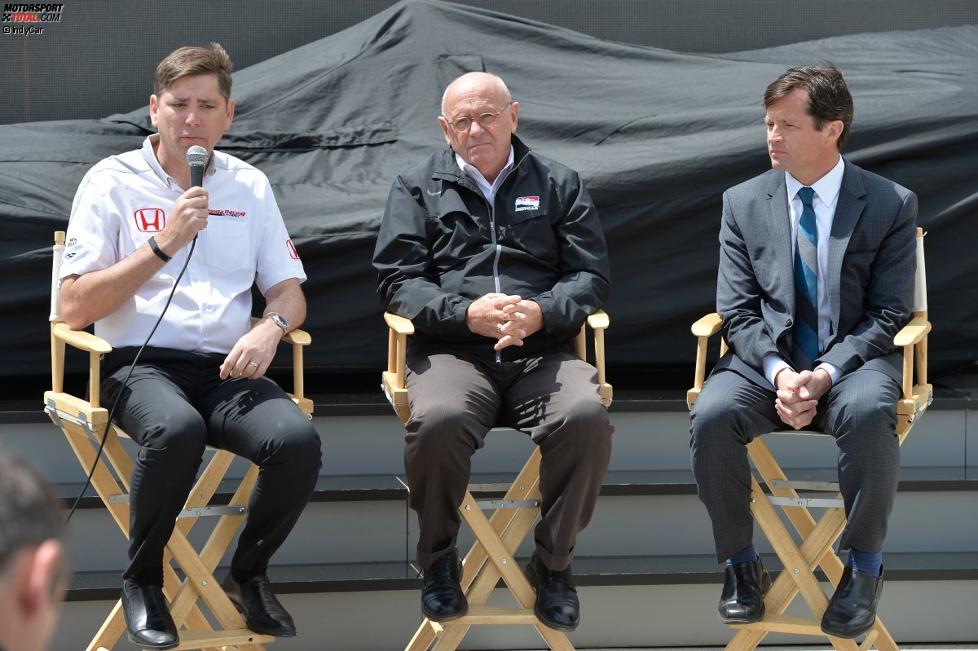 HPD-Entwicklungschef Steve Eriksen, IndyCar-Rennchef Derrick Walker und Indianapolis-Streckenchef Doug Boles