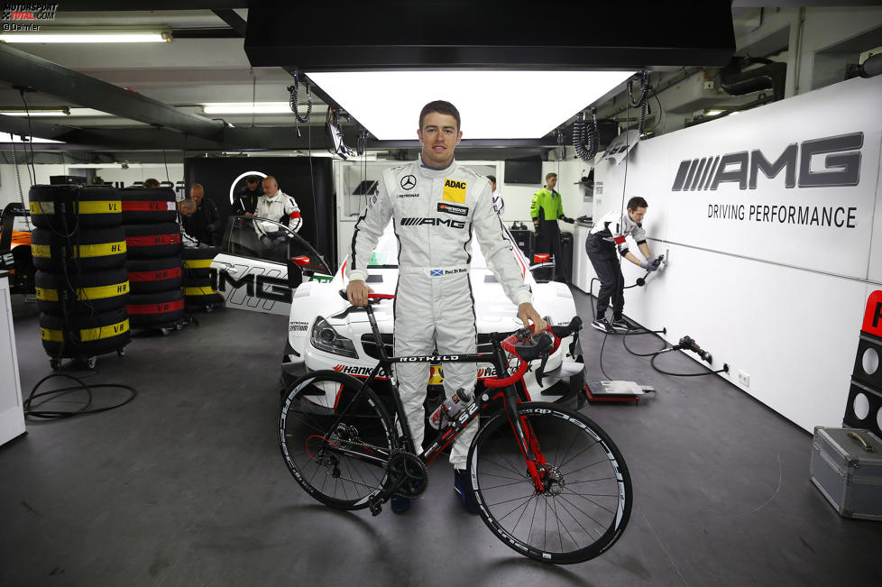 Paul di Resta (HWA-Mercedes) mit seinem neuen Rotwild-Rennrad