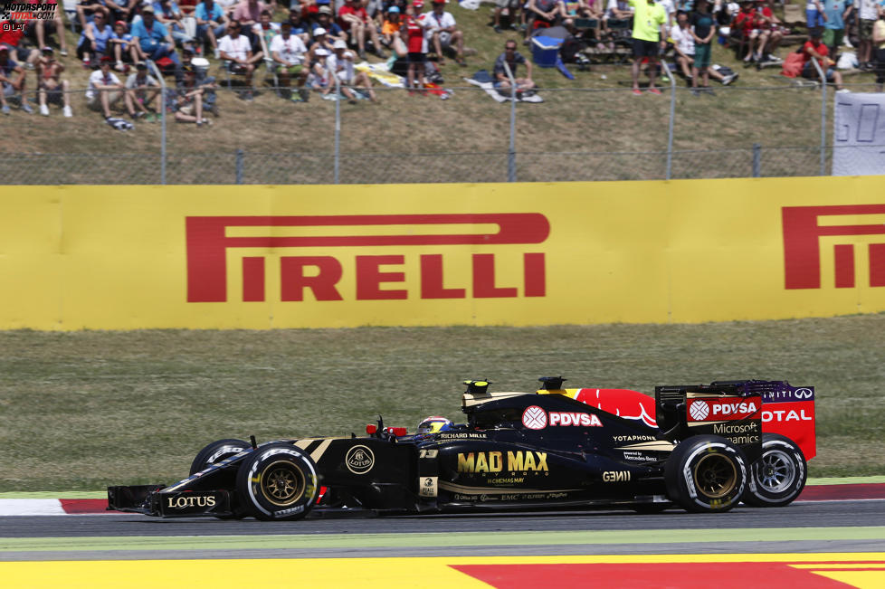 Pastor Maldonado (Lotus) und Daniel Ricciardo (Red Bull) 
