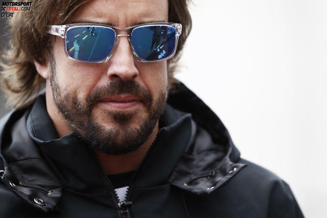 Fernando Alonso durfte wieder vorzeitig Helm gegen Sonnenbrille tauschen