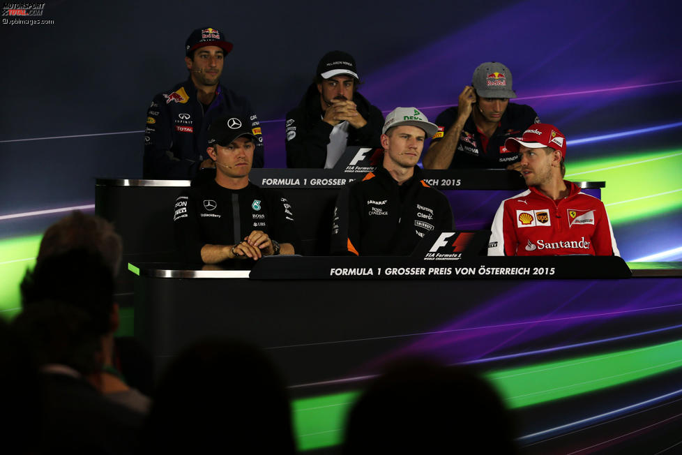 Daniel Ricciardo (Red Bull), Fernando Alonso (McLaren), Carlos Sainz (Toro Rosso), Nico Rosberg (Mercedes), Nico Hülkenberg (Force India) und Sebastian Vettel (Ferrari) 