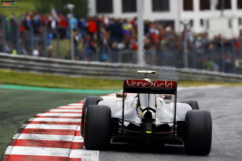 Pastor Maldonado (Lotus) 