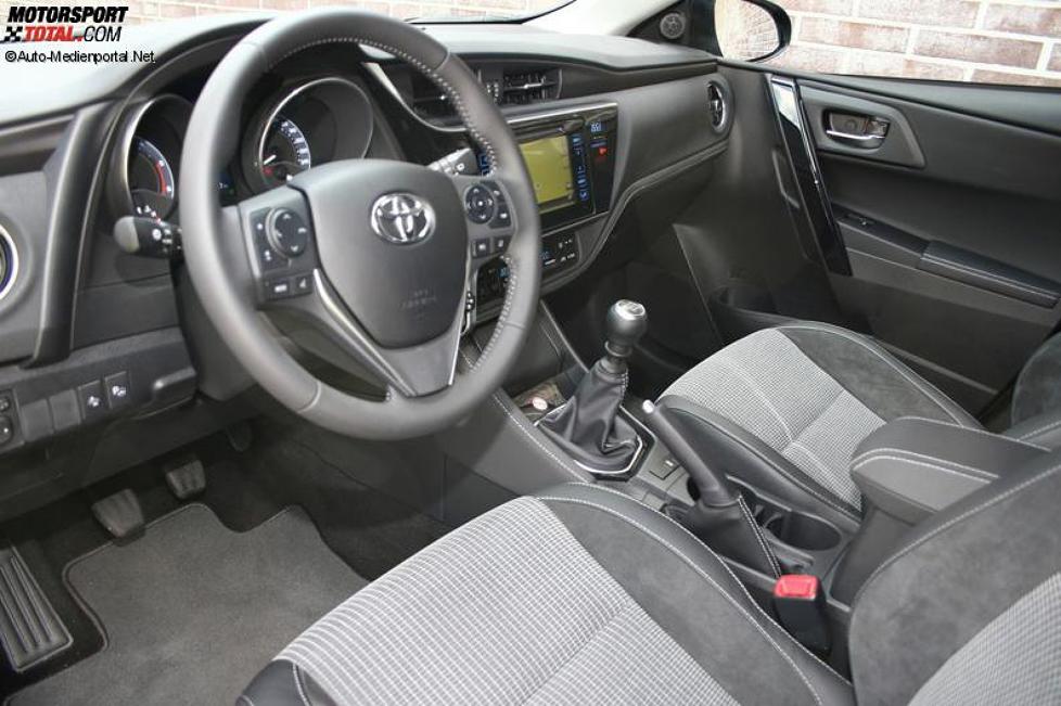 Toyota Auris Cockpit