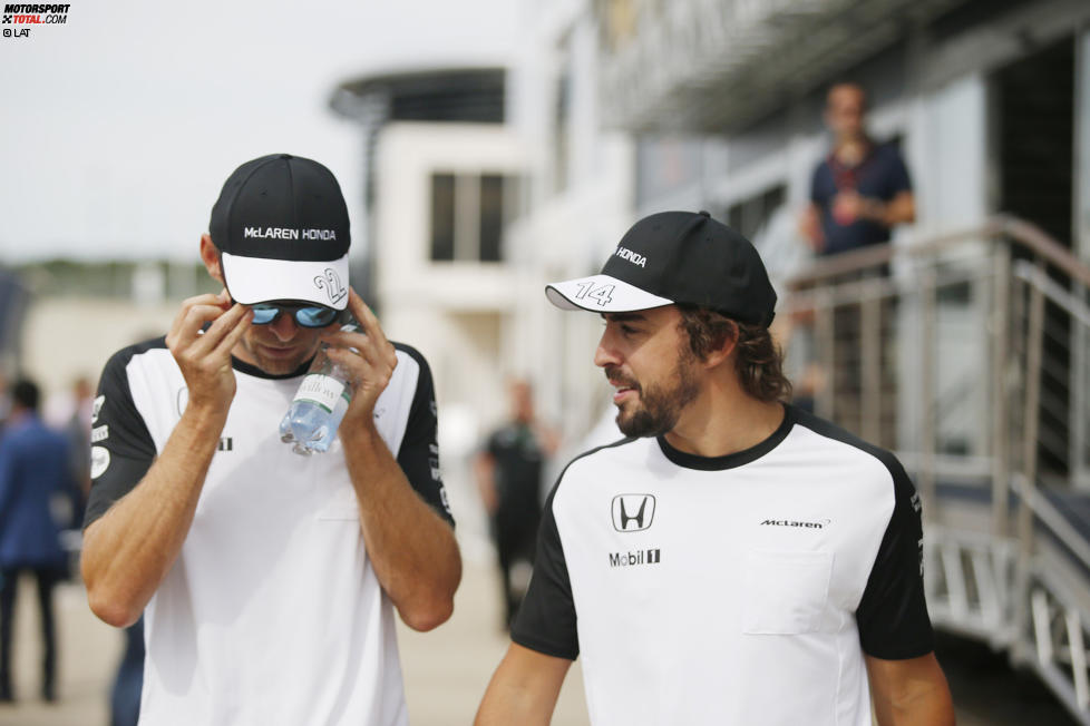 Jenson Button (McLaren) und Fernando Alonso (McLaren) 