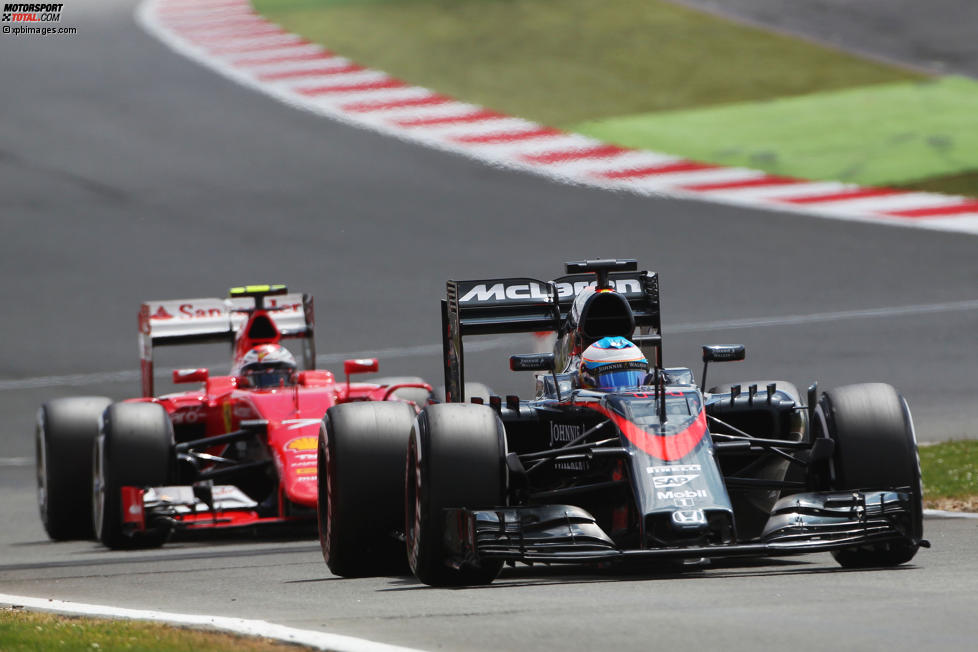 Fernando Alonso (McLaren) und Kimi Räikkönen (Ferrari) 