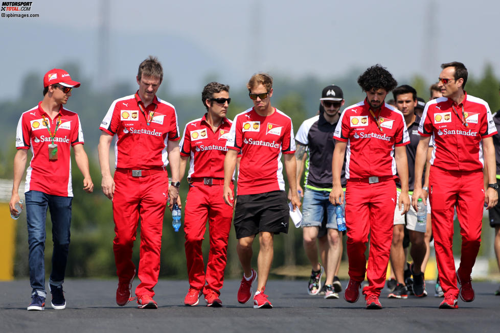 Sebastian Vettel (Ferrari) beim Track-Walk
