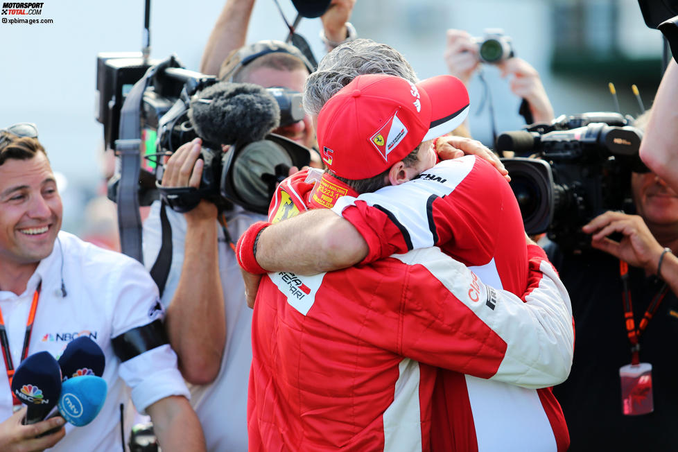 Sebastian Vettel (Ferrari) und Maurizio Arrivabene 