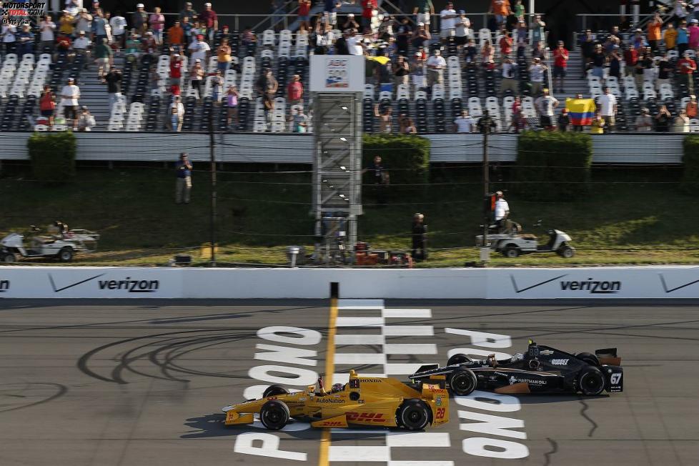 Zieleinlauf unter Gelb: Ryan Hunter-Reay (Andretti) siegt vor Josef Newgarden (CFH)