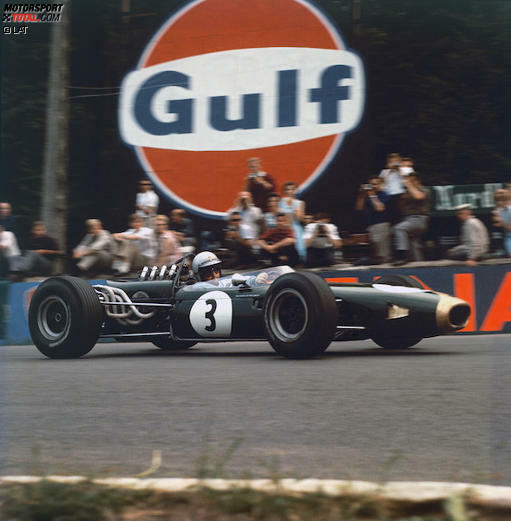 1966 wird Jack Brabham im selbst konstruierten BT19 Weltmeister. Jetzt durch legendäre Brabham-Autos klicken!
