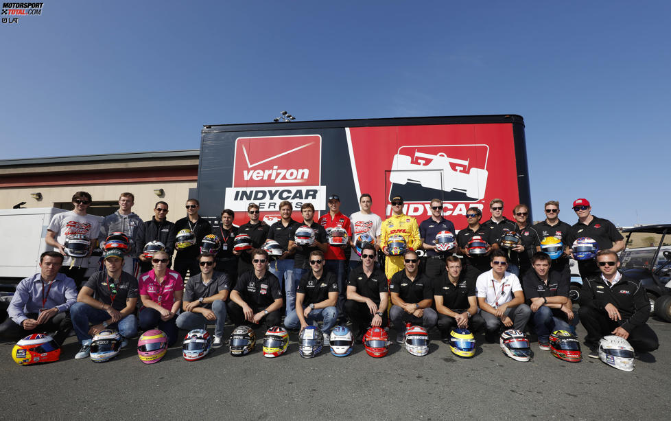Die IndyCar-Piloten stiften ihre Helme für den Wilson Children's Fund 