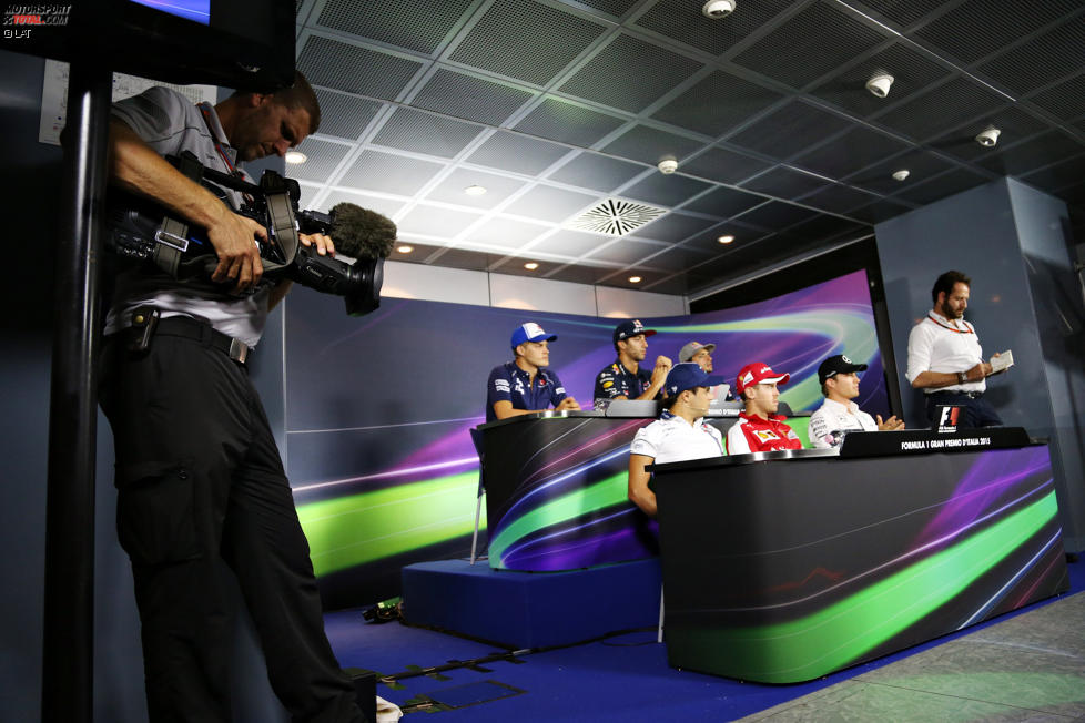 Marcus Ericsson (Sauber), Daniel Ricciardo (Red Bull), Carlos Sainz (Toro Rosso), Nico Rosberg (Mercedes), Sebastian Vettel (Ferrari) und Felipe Massa (Williams) 