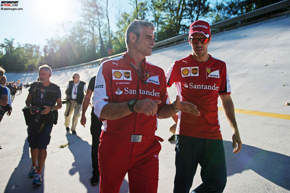 Maurizio Arrivabene und Sebastian Vettel (Ferrari) 