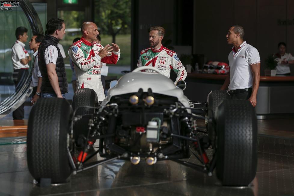 Norbert Michelisz, Tiago Monteiro und Gabriele Tarquini im Honda-Museum in Motegi