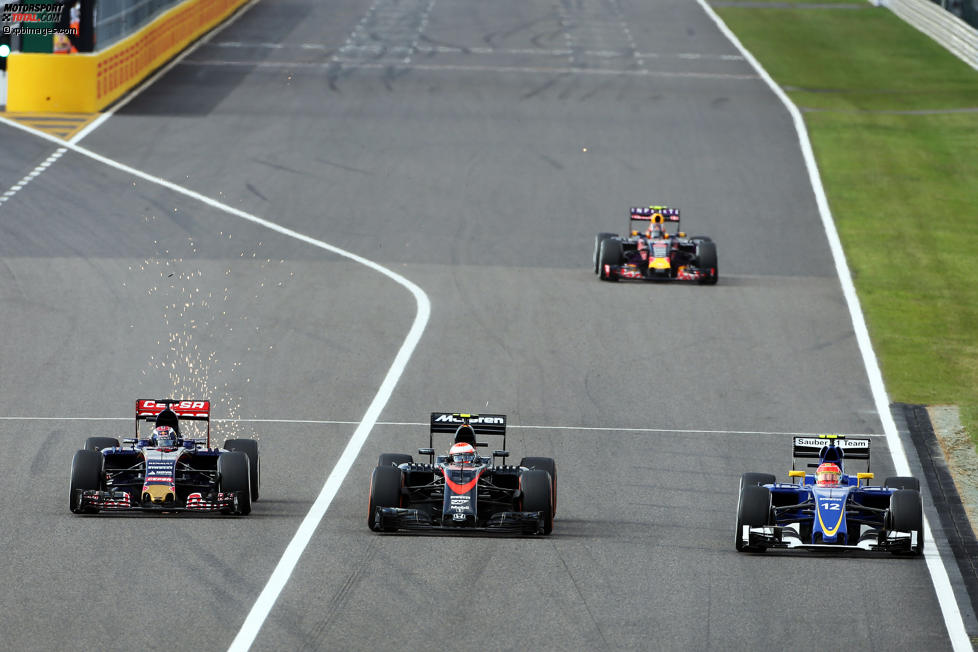 Max Verstappen (Toro Rosso), Jenson Button (McLaren) und Felipe Nasr (Sauber) 