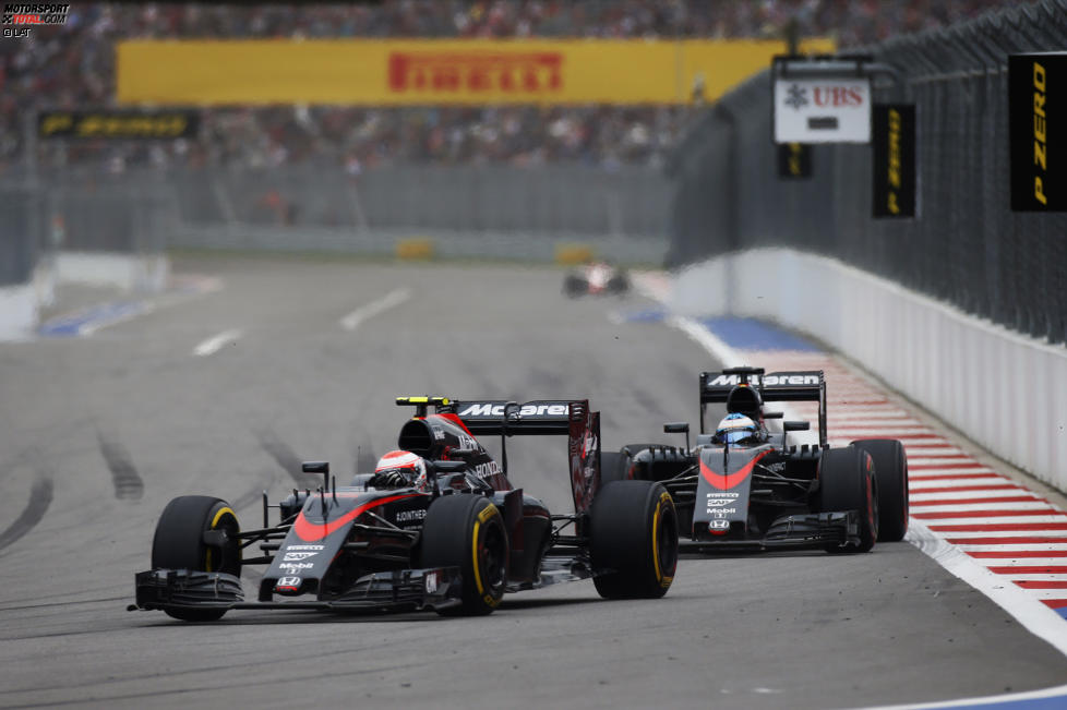 Jenson Button (McLaren) und Fernando Alonso (McLaren) 