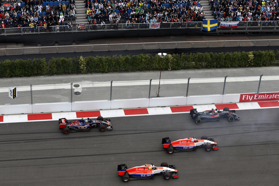 Fernando Alonso (McLaren), Will Stevens (Manor-Marussia), Roberto Merhi (Manor-Marussia) und Carlos Sainz (Toro Rosso) 
