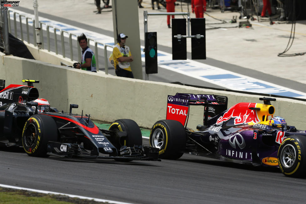 Daniel Ricciardo (Red Bull) und Jenson Button (McLaren) 