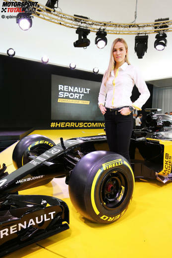 Carmen Jorda ist weiterhin Entwicklungsfahrerin von Renault. Carmen Jorda ist weiterhin Entwicklungsfahrerin von Renault.