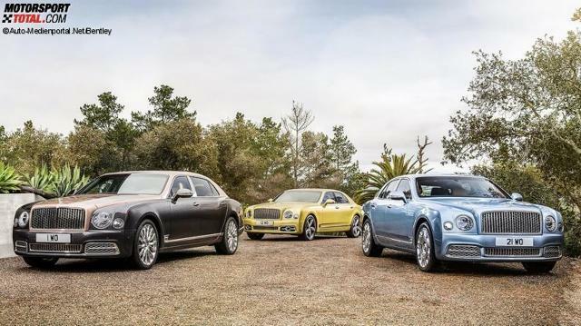 Das sind die drei Austattungslinien (v.l.): Mulsanne EWB in braun, der goldfarbene Mulsanne Speed und der "normale" Mulsanne in blau Das sind die drei Austattungslinien (v.l.): Mulsanne EWB in braun, der goldfarbene Mulsanne Speed und der "normale" Mulsanne in blau