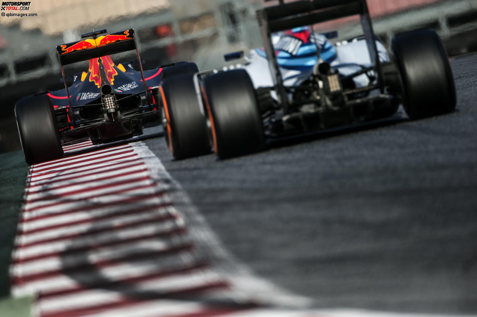 Daniel Ricciardo (Red Bull) und Valtteri Bottas (Williams) 