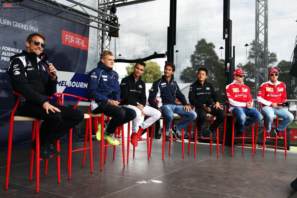 Jenson Button (McLaren), Marcus Ericsson (Sauber), Pascal Wehrlein (Manor), Felipe Nasr (Sauber), Rio Haryanto (Manor), Sebastian Vettel (Ferrari) und Kimi Räikkönen (Ferrari) 