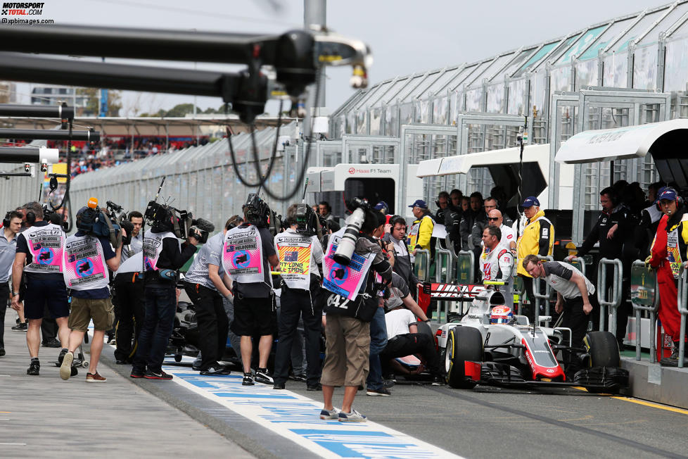 Romain Grosjean (Haas) und Rio Haryanto (Manor) 