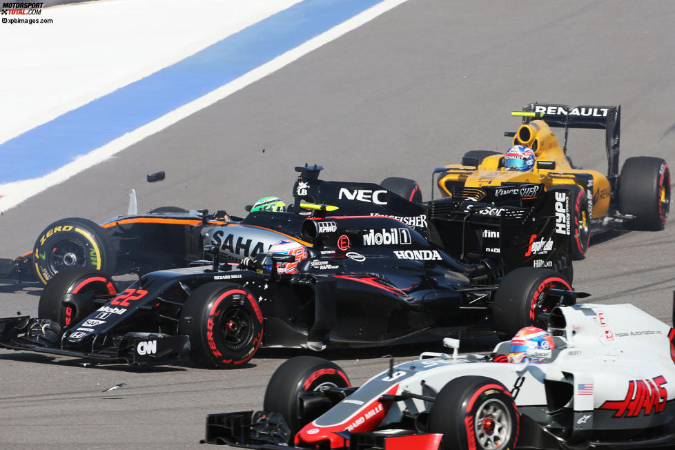 Nico Hülkenberg (Force India), Jenson Button (McLaren) und Jolyon Palmer (Renault) 