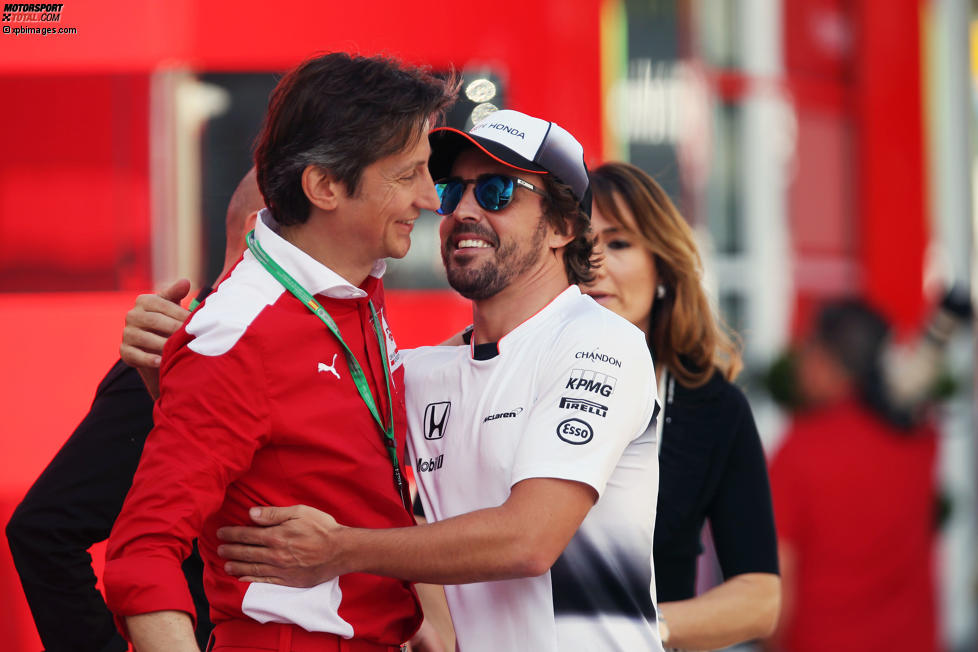 Fernando Alonso (McLaren) und Luca Baldisserri 