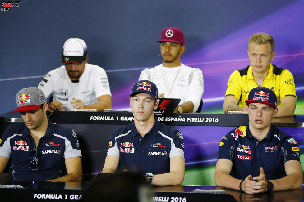 Carlos Sainz (Toro Rosso), Daniil Kwjat (Toro Rosso), Max Verstappen (Red Bull), Fernando Alonso (McLaren), Lewis Hamilton (Mercedes) und Kevin Magnussen (Renault) 