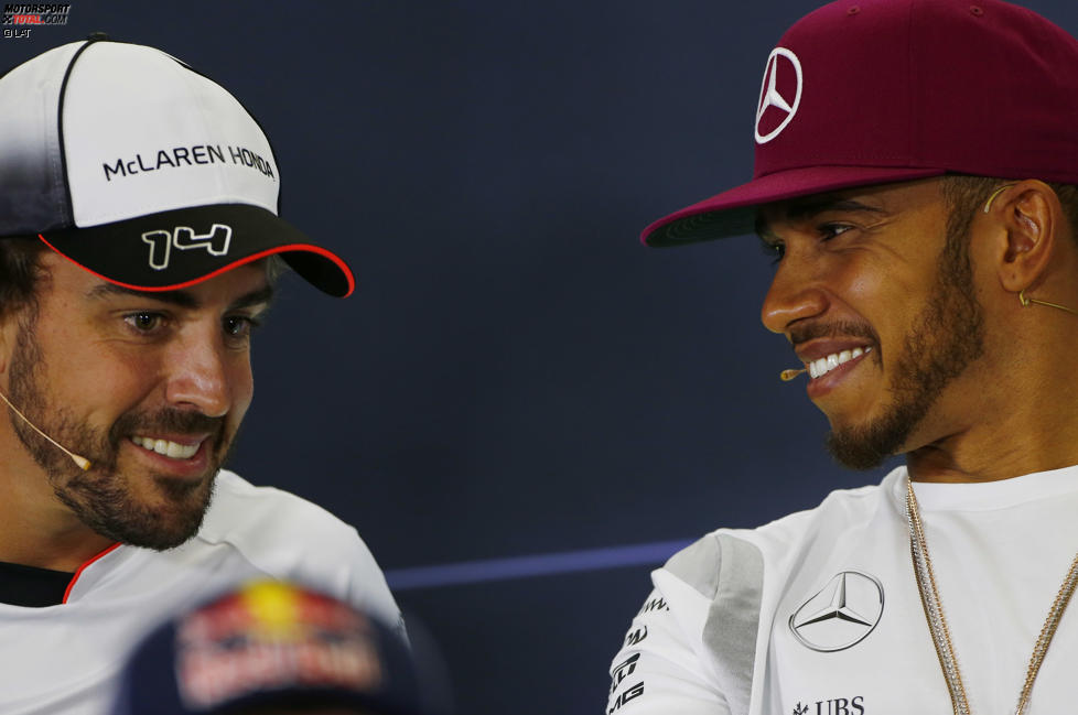 Fernando Alonso (McLaren) und Lewis Hamilton (Mercedes) 