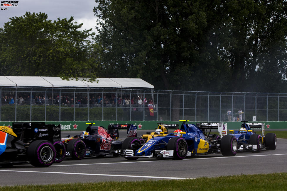 Carlos Sainz (Toro Rosso), Felipe Nasr (Sauber), Kevin Magnussen (Renault) und Marcus Ericsson (Sauber) 