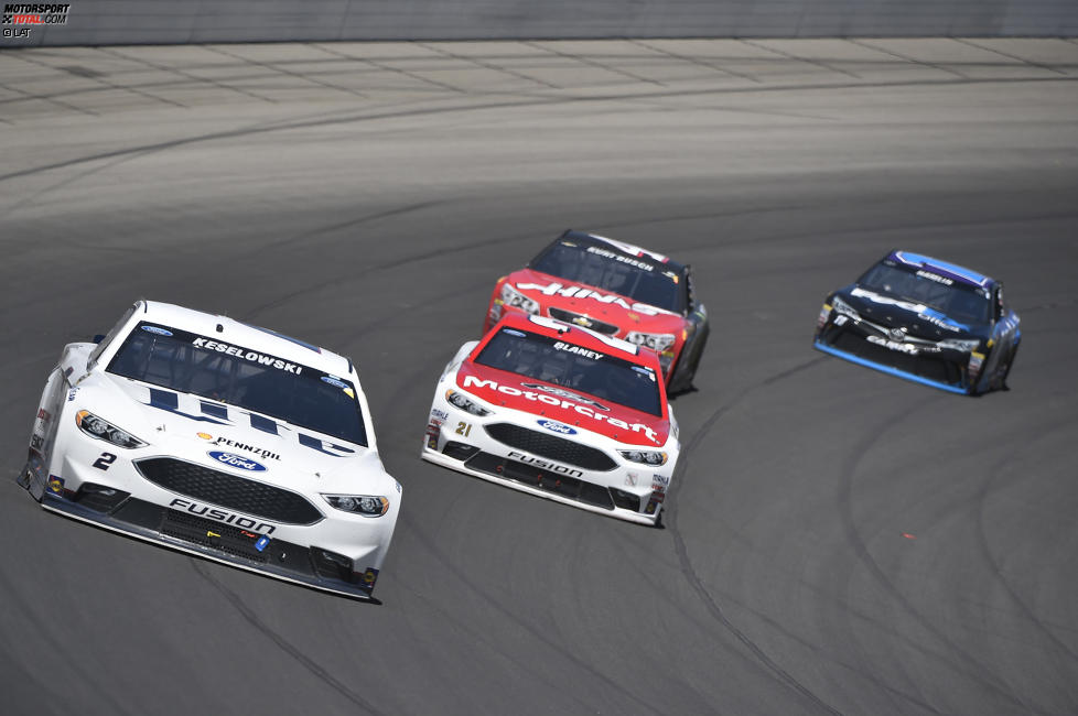 Brad Keselowski (Penske) und Ryan Blaney (Wood) 