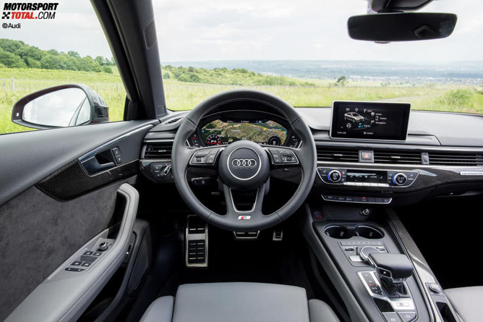 Cockpit des Audi S4 2016