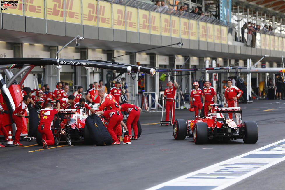 Kimi Räikkönen (Ferrari) und Sebastian Vettel (Ferrari) 