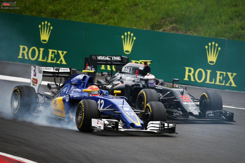Felipe Nasr (Sauber) und Jenson Button (McLaren) 