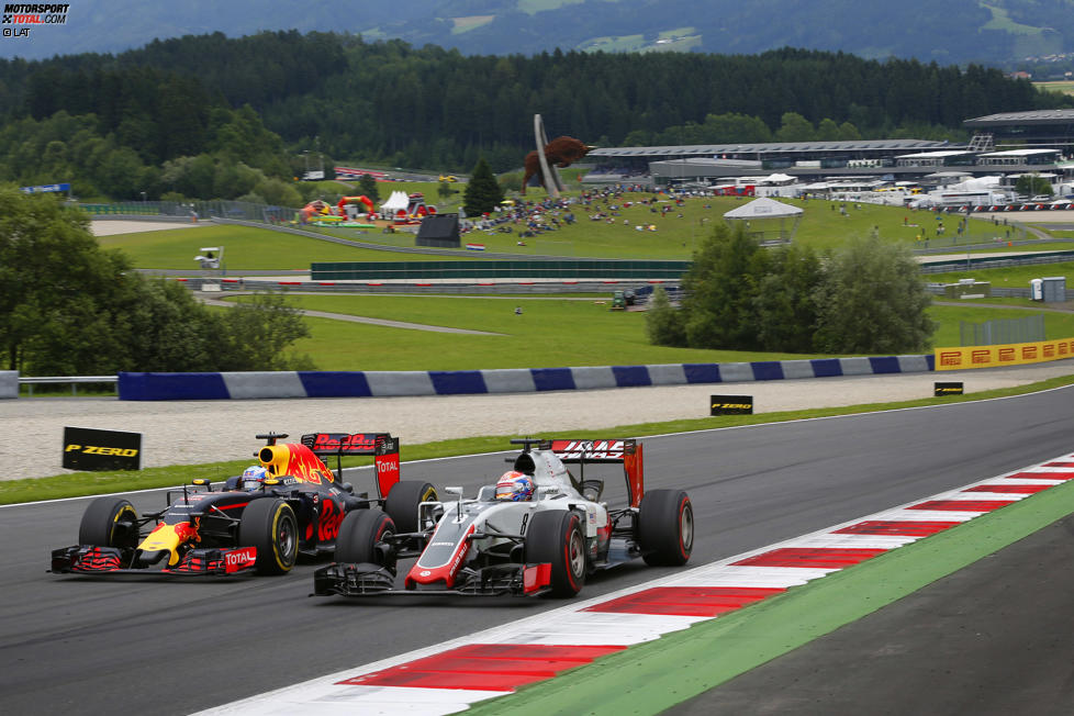 Daniel Ricciardo (Red Bull) und Romain Grosjean (Haas) 