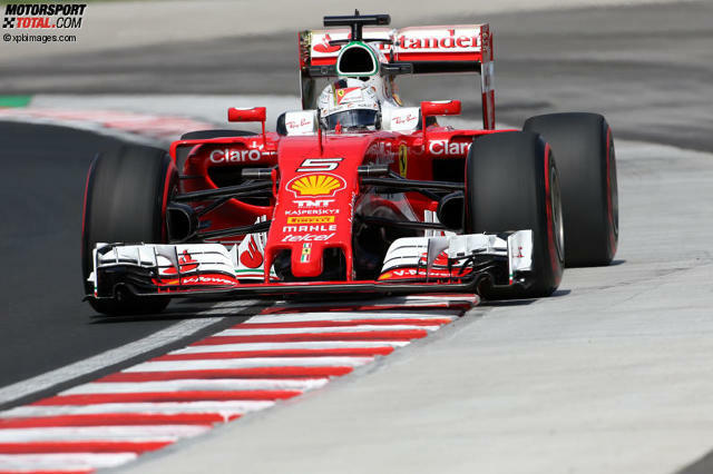 Sebastian Vettel darf sich in Sachen Grenzübertretung nicht mehr viel erlauben und ist genervt von der Diskussion über die "Track-Limits". Lesen Sie in unserer Fotostrecke, was er noch beklagt und was seine Kollegen sagen... Sebastian Vettel darf sich in Sachen Grenzübertretung nicht mehr viel erlauben und ist genervt von der Diskussion über die "Track-Limits". Lesen Sie in unserer Fotostrecke, was er noch beklagt und was seine Kollegen sagen...