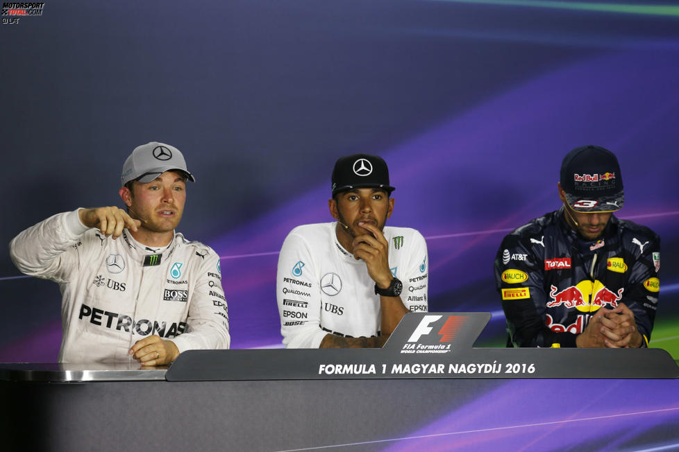 Nico Rosberg (Mercedes), Lewis Hamilton (Mercedes) und Daniel Ricciardo (Red Bull) 