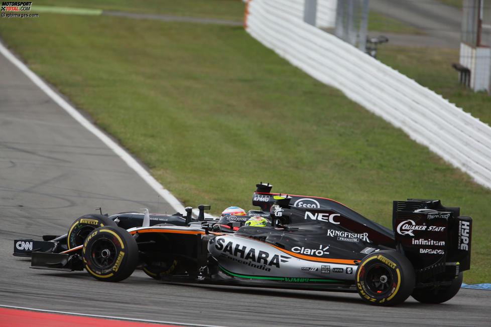 Fernando Alonso (McLaren) und Sergio Perez (Force India) 